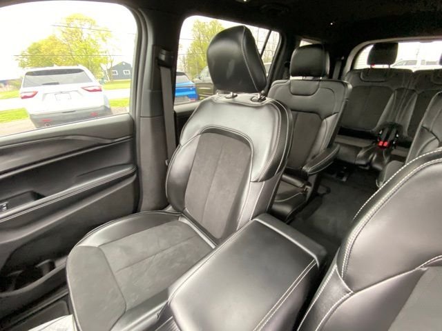 Used 2025 Black Jeep Altitude X image 11