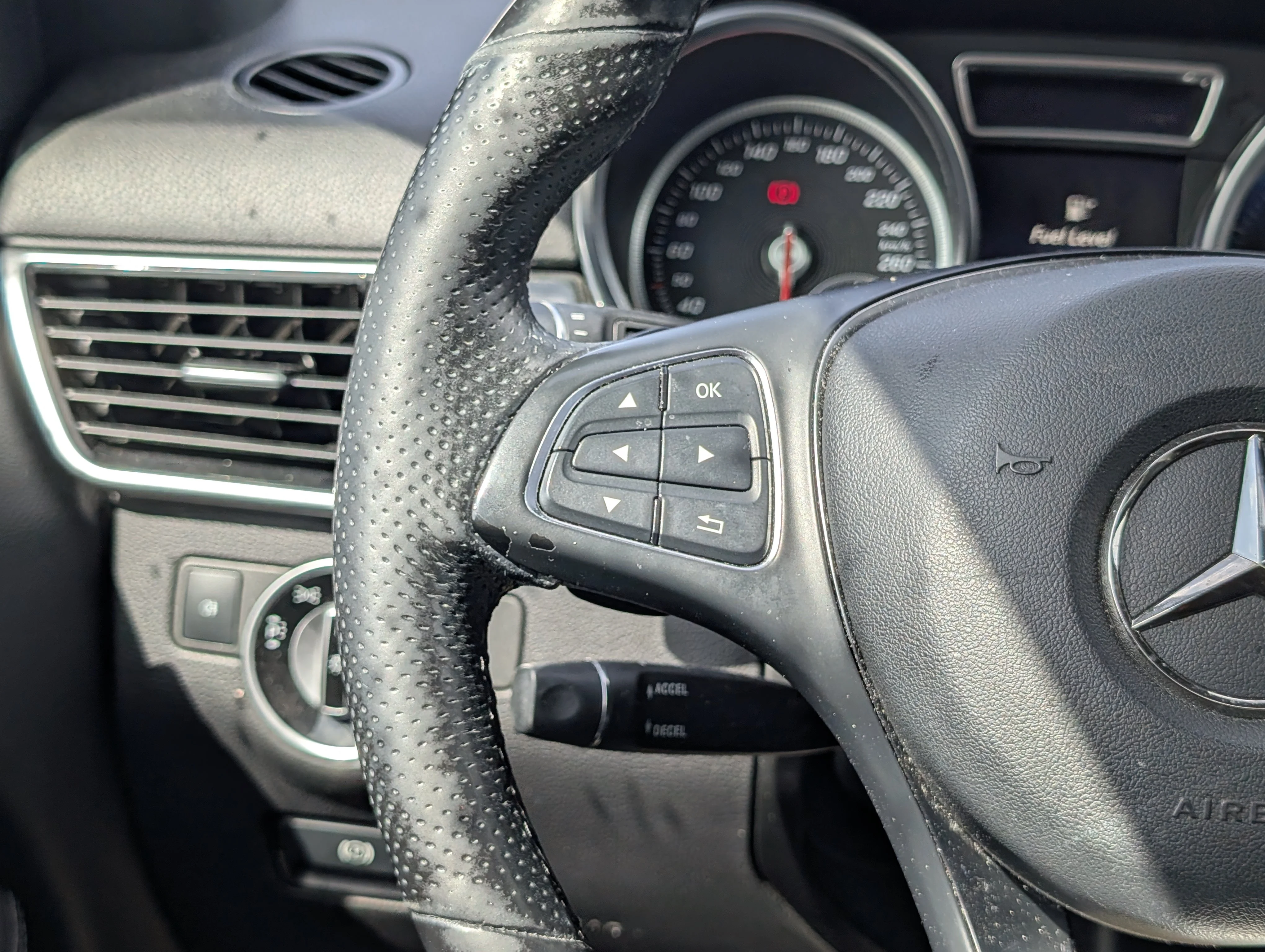 Used 2016 Black Mercedes-Benz GLE 350d image 26