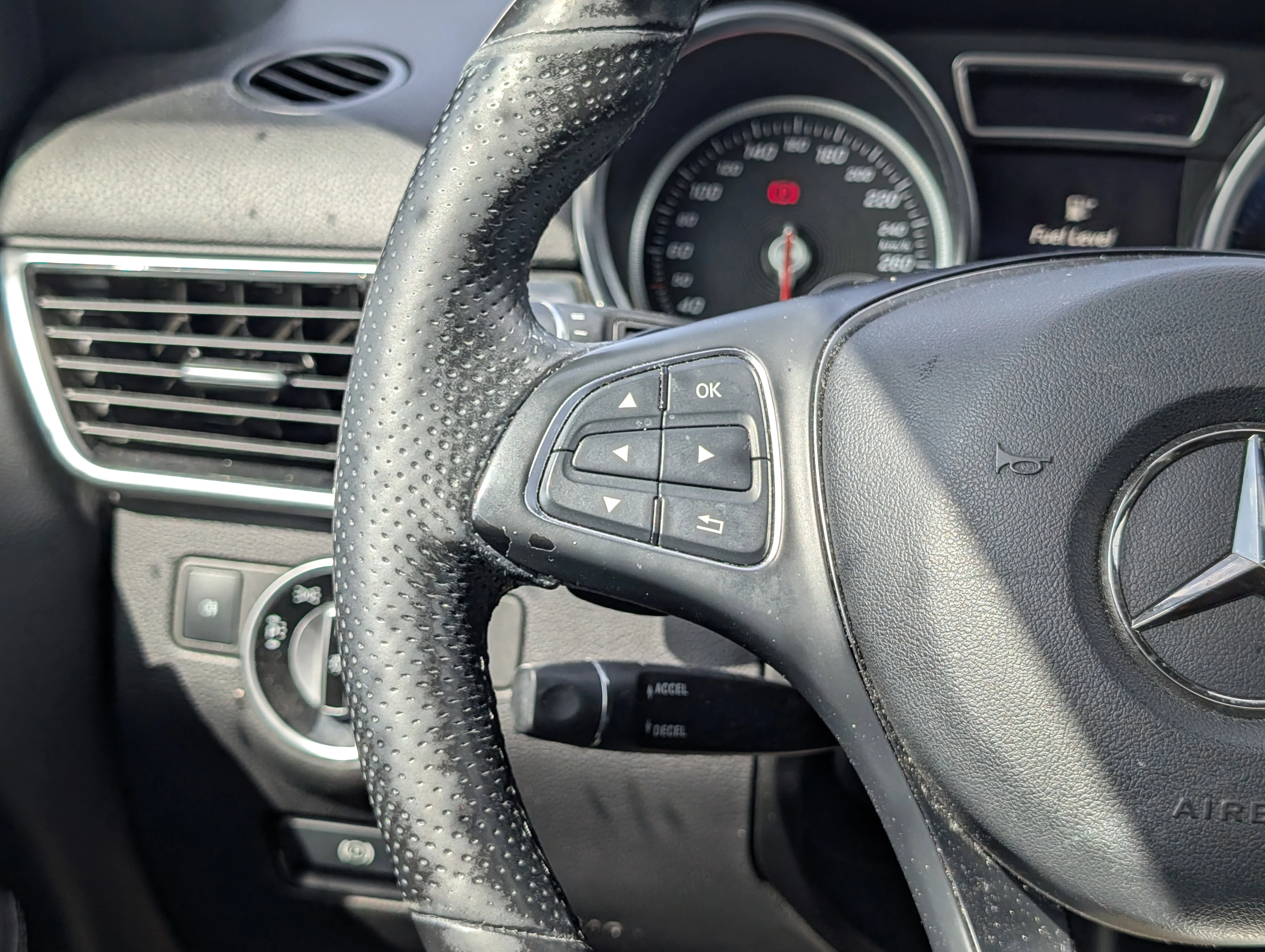 Used 2016 Black Mercedes-Benz GLE 350d image 26