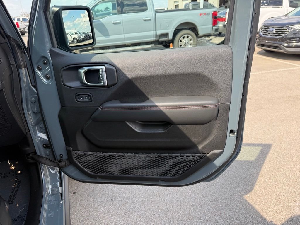 Used 2025 Gray Jeep Rubicon image 18