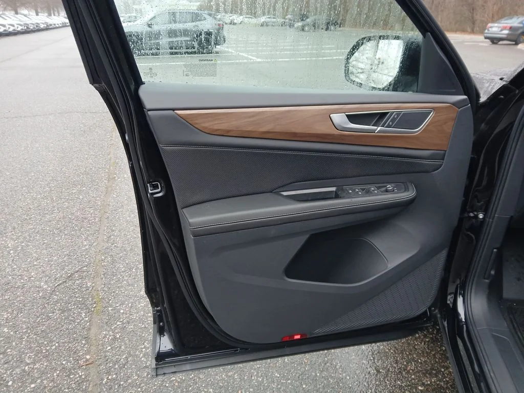 New 2026 Black Volkswagen 2.0T SE image 10