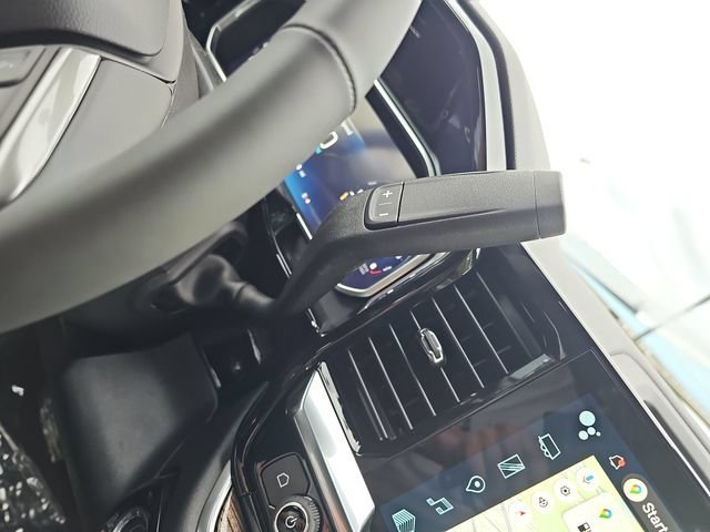 New 2026 Summit White Chevrolet LT (2FL) image 17