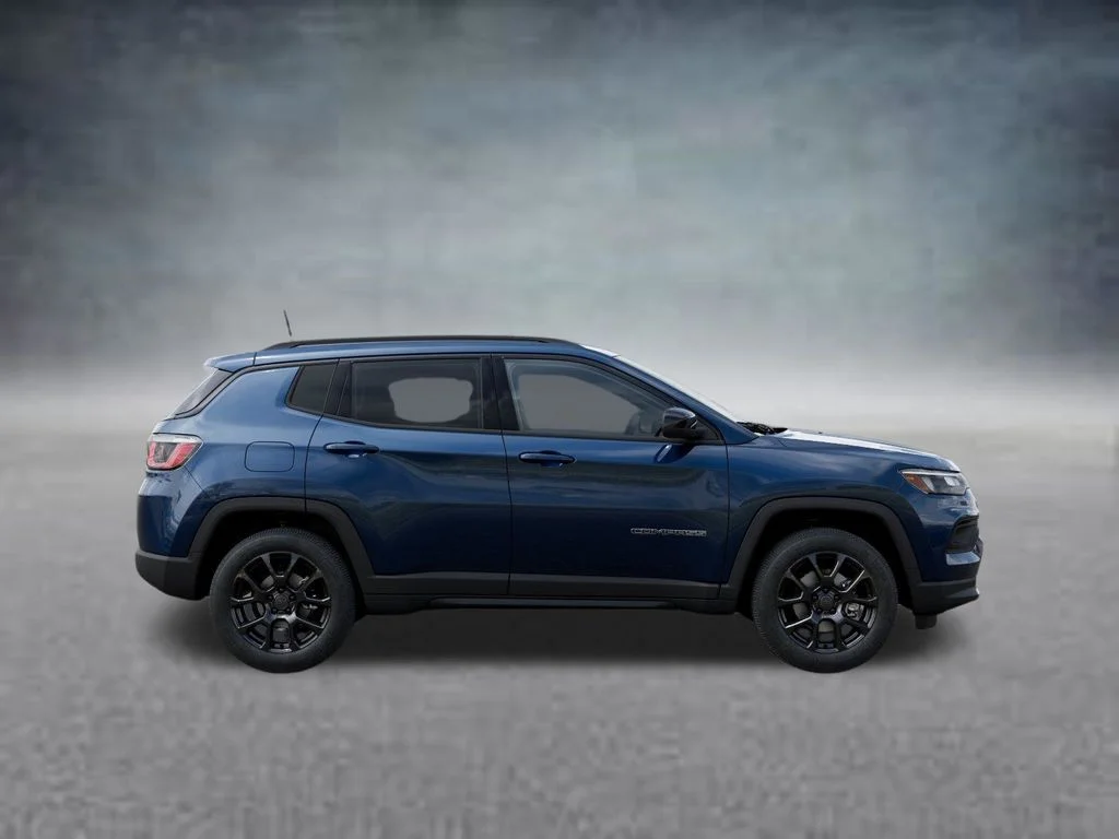 New 2026 Fathom Blue Pearl-Coat Exterior Paint Jeep Latitude image 21
