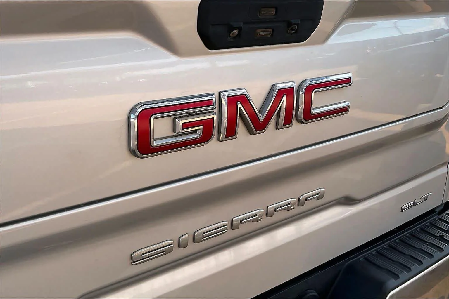 Used 2019 Quicksilver Metallic GMC SLT image 29