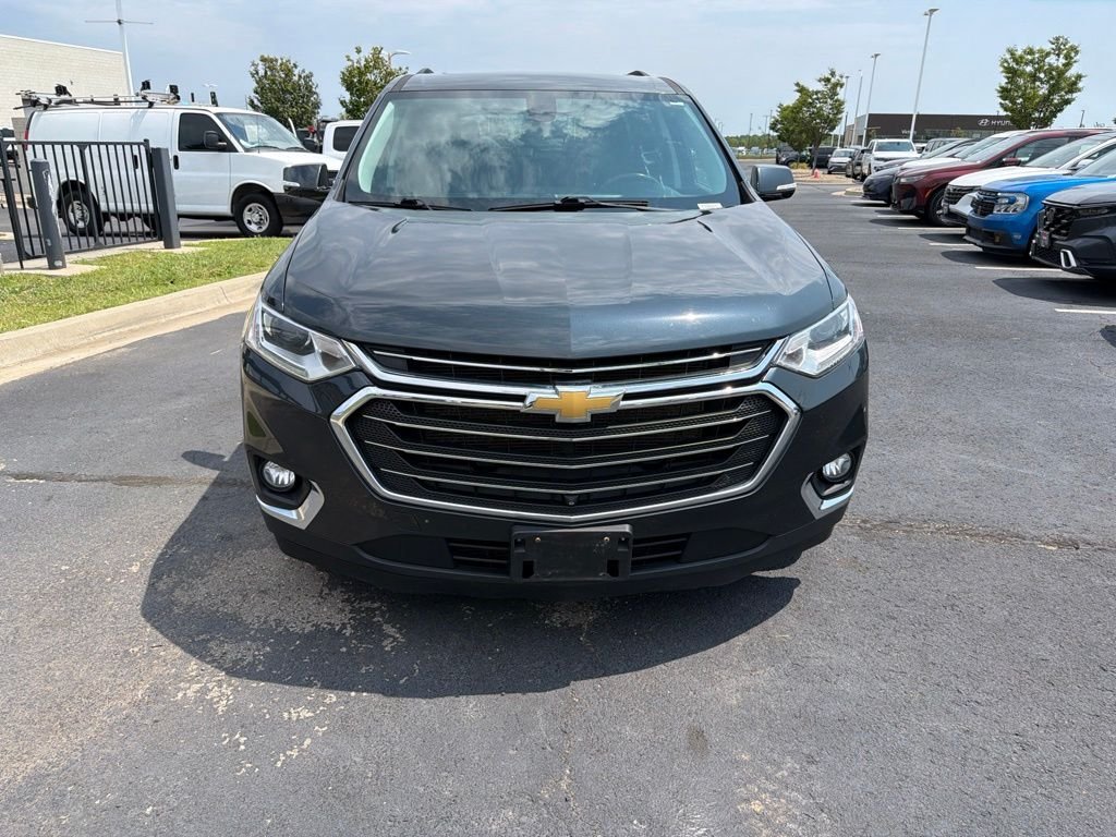 Used 2020 Chevrolet Traverse 3LT with VIN 1GNEVHKW3LJ194911 for sale in Kansas City