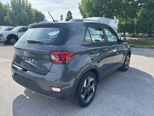 Used 2025 Gray Hyundai SEL image 5