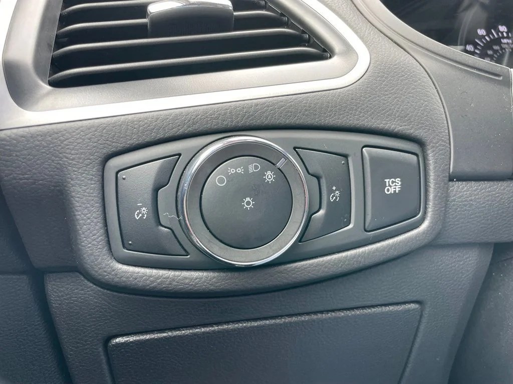 Used 2024 Blue Metallic Ford SEL image 37
