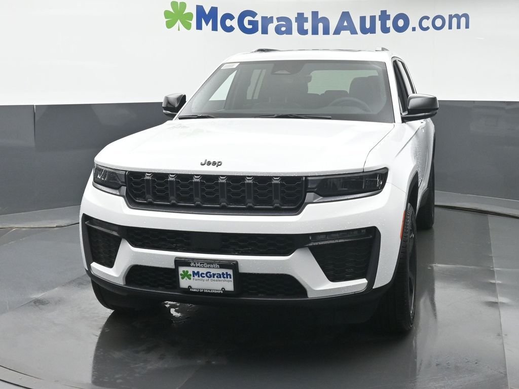 New 2026 Bright White Clear-Coat Exterior Paint Jeep Limited image 6