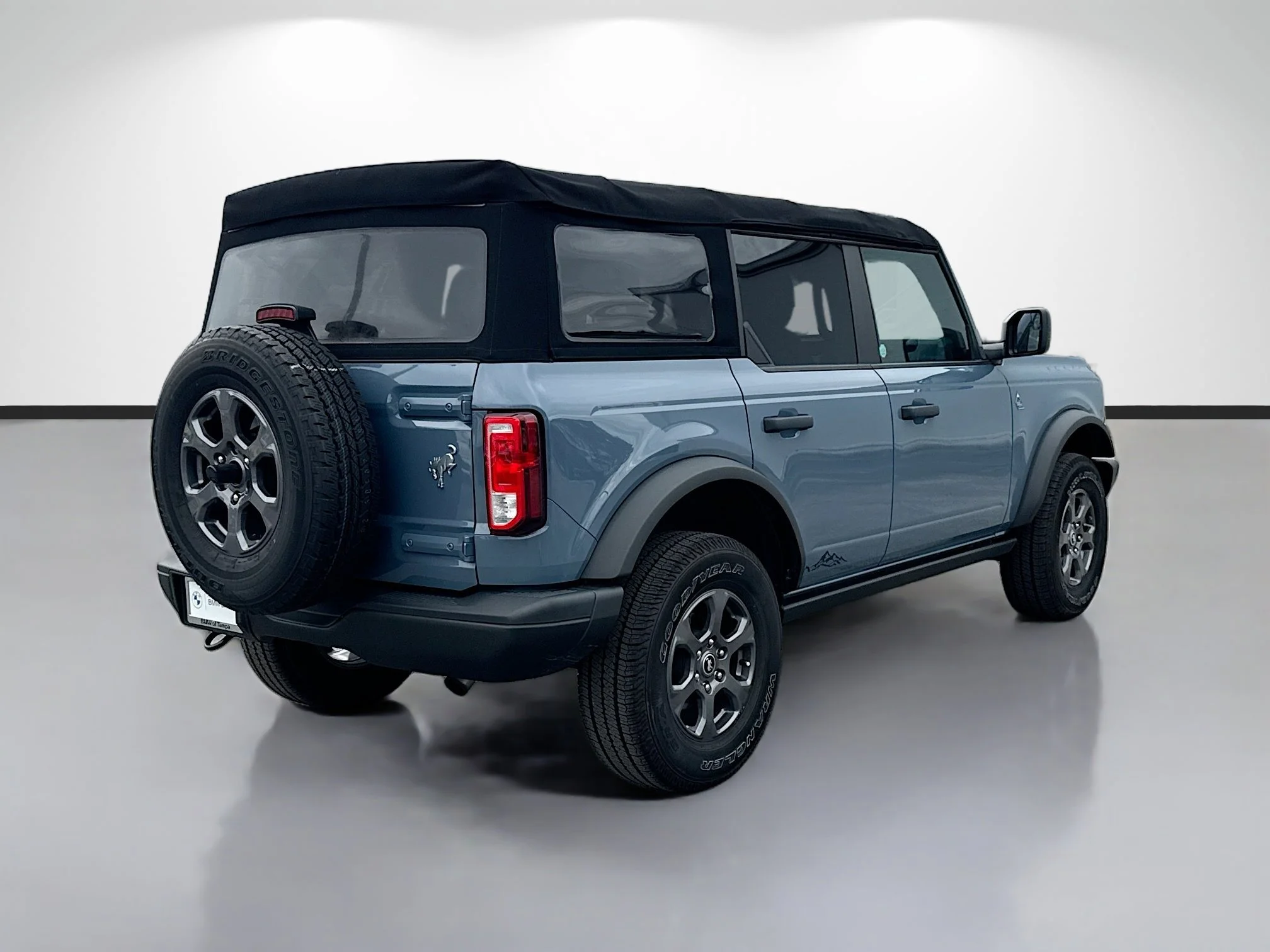 Used 2023 Azure Gray Metallic Tri-Coat Ford Black Diamond image 3