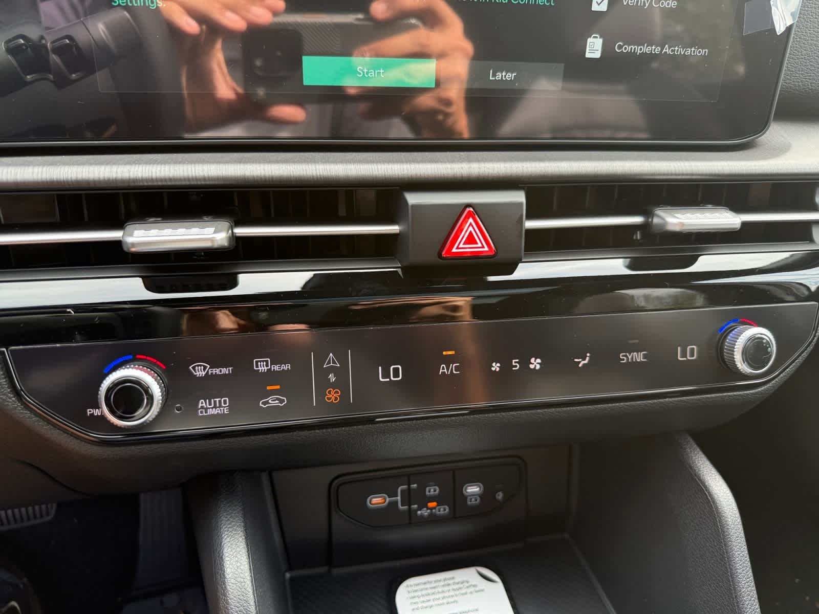 New 2027 Glacial White Pearl / Black Ro Kia X-Line image 17