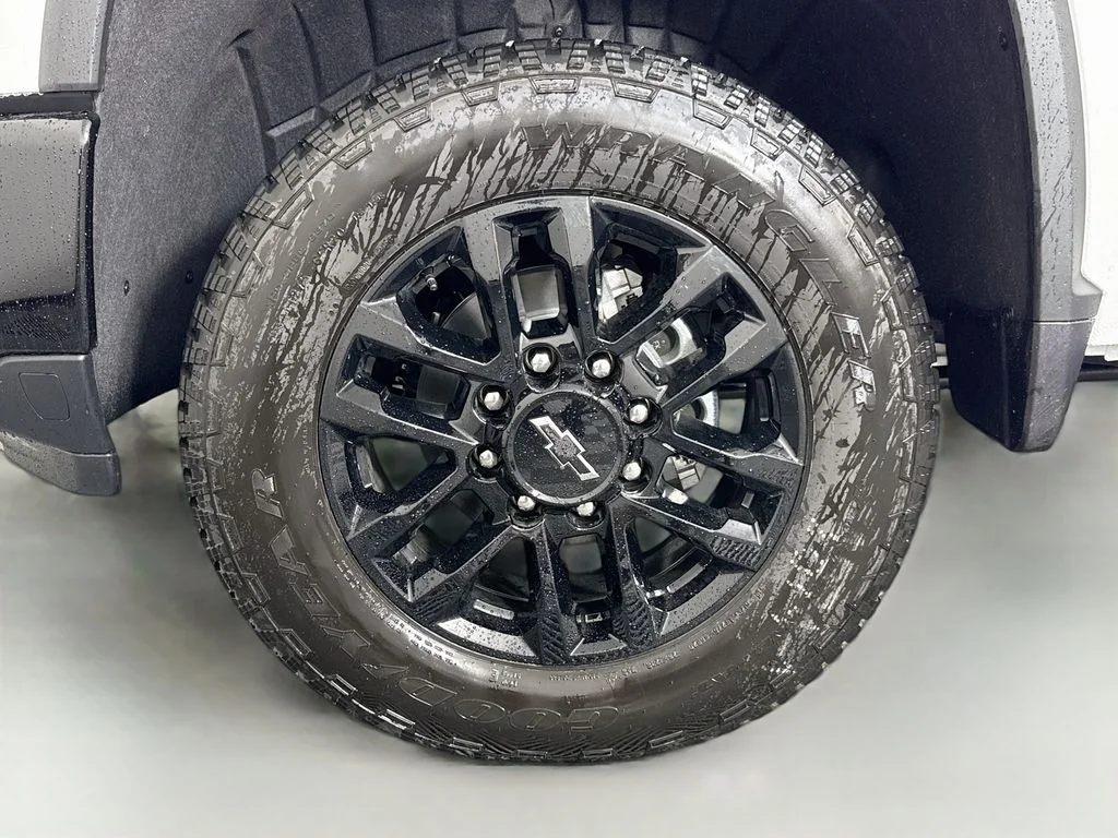 New 2026 White Chevrolet Custom image 28