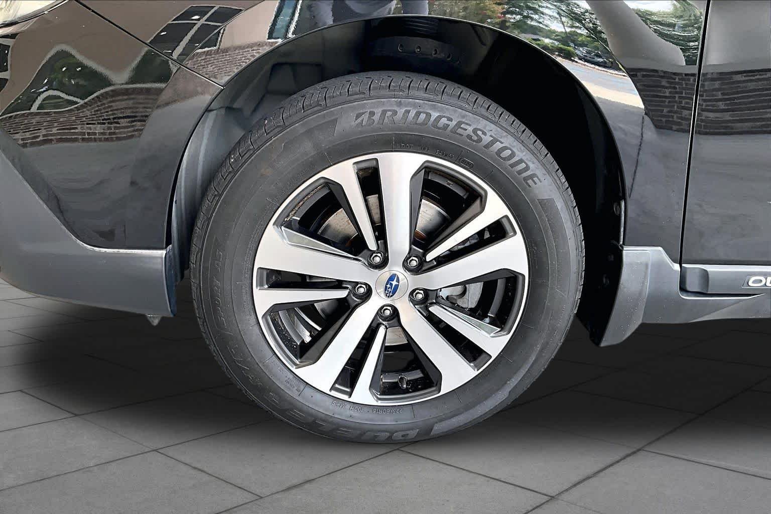 Used 2019 Crystal Black Silica Subaru Limited image 11