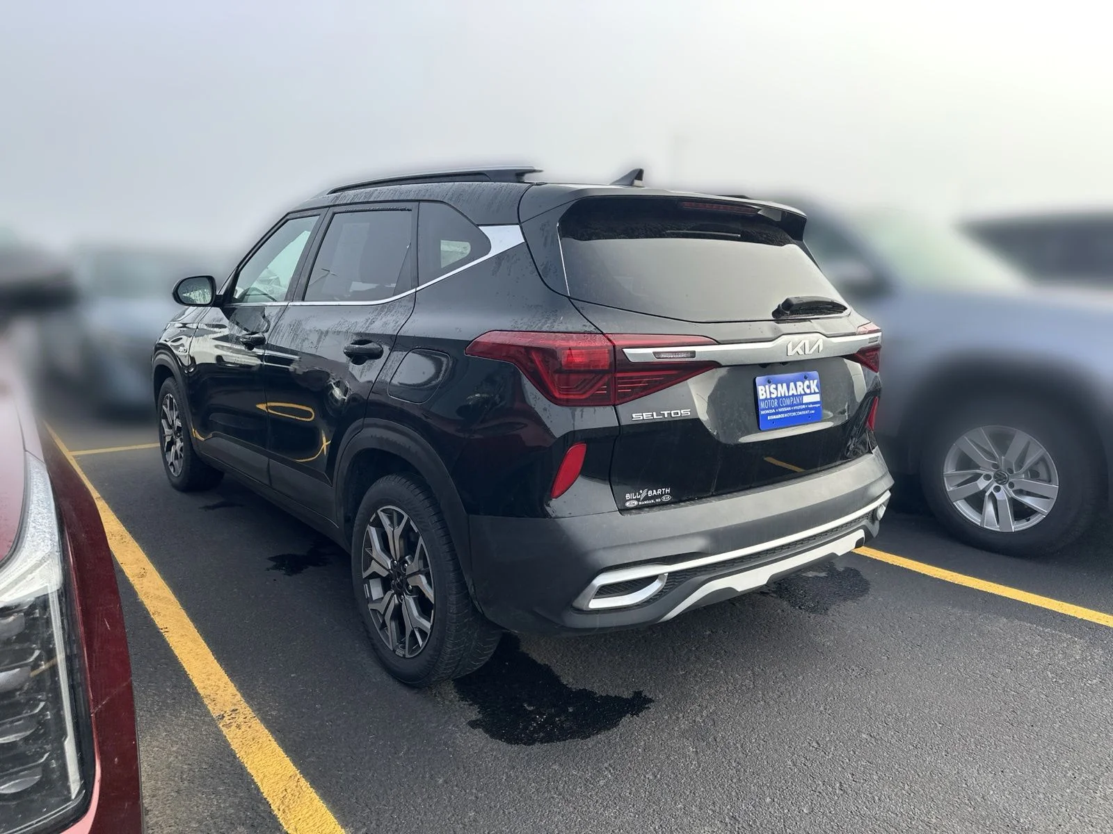 Used 2022 Black Kia EX image 4