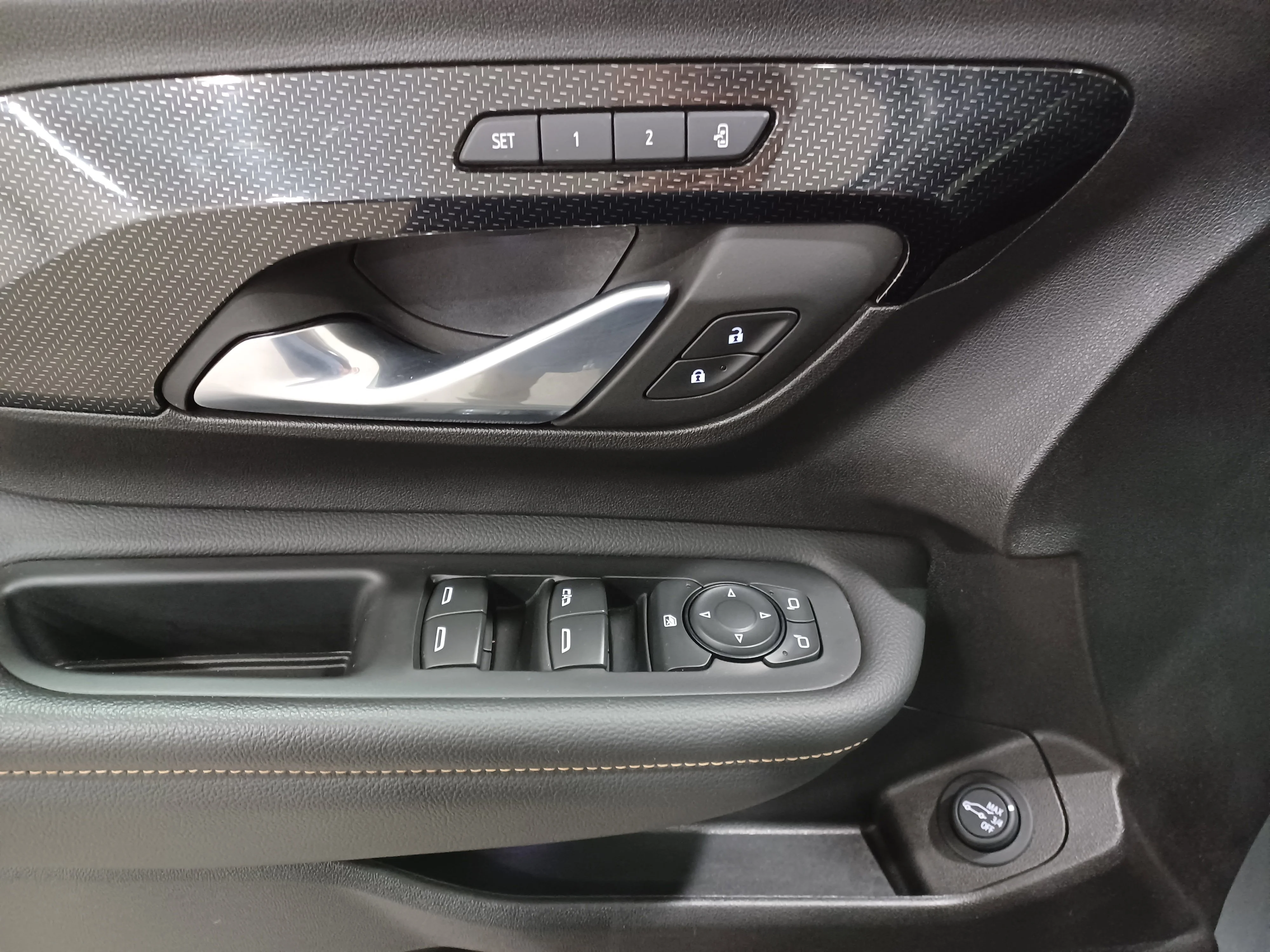 Certified Used 2024 Gray GMC AT4 AWD *Adaptive Cruise | Remote Start | Htd Wheel & Leather | Blind Spot Detection | Park Assist image 9