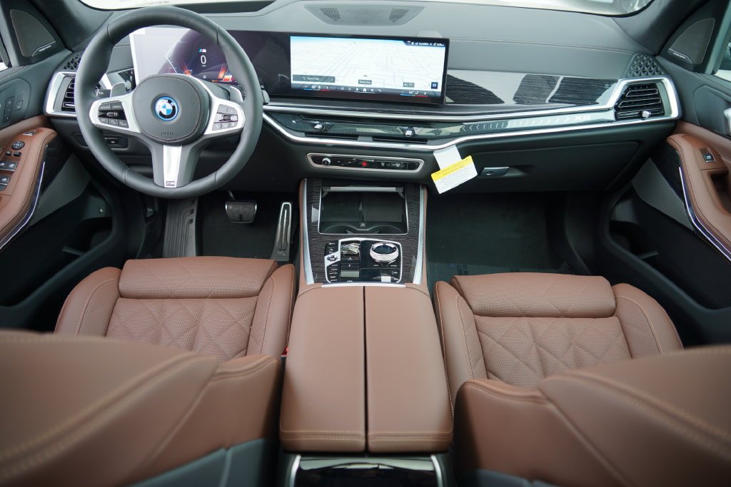 New 2026 Black Sapphire Metallic BMW xDrive50e image 17