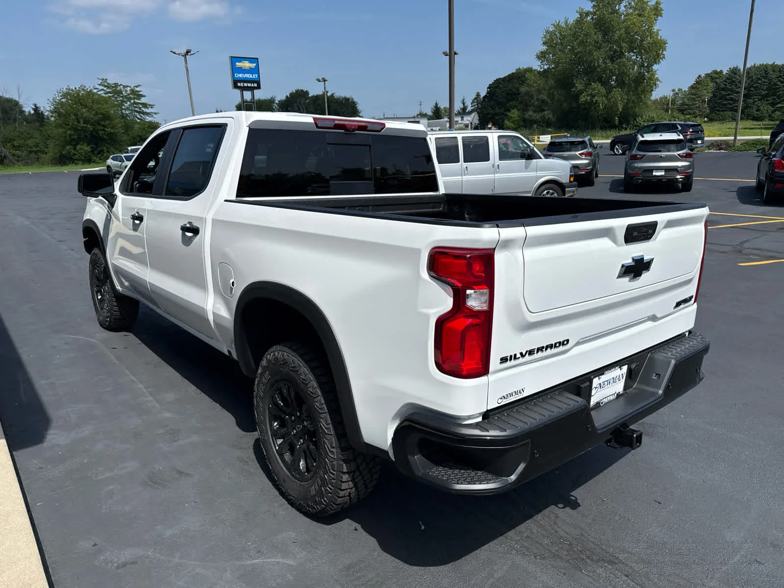 2026 Chevrolet Silverado 1500 ZR2 - Photo 9
