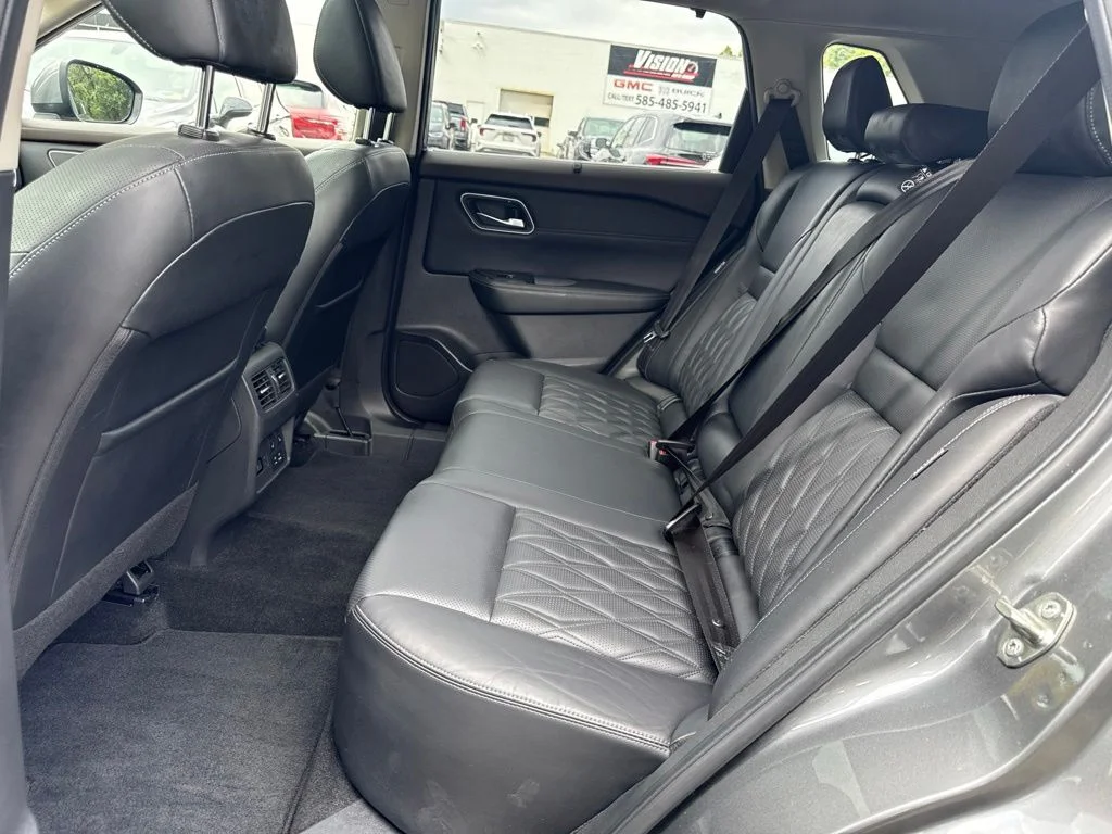 Used 2021 Gray Nissan Platinum image 13
