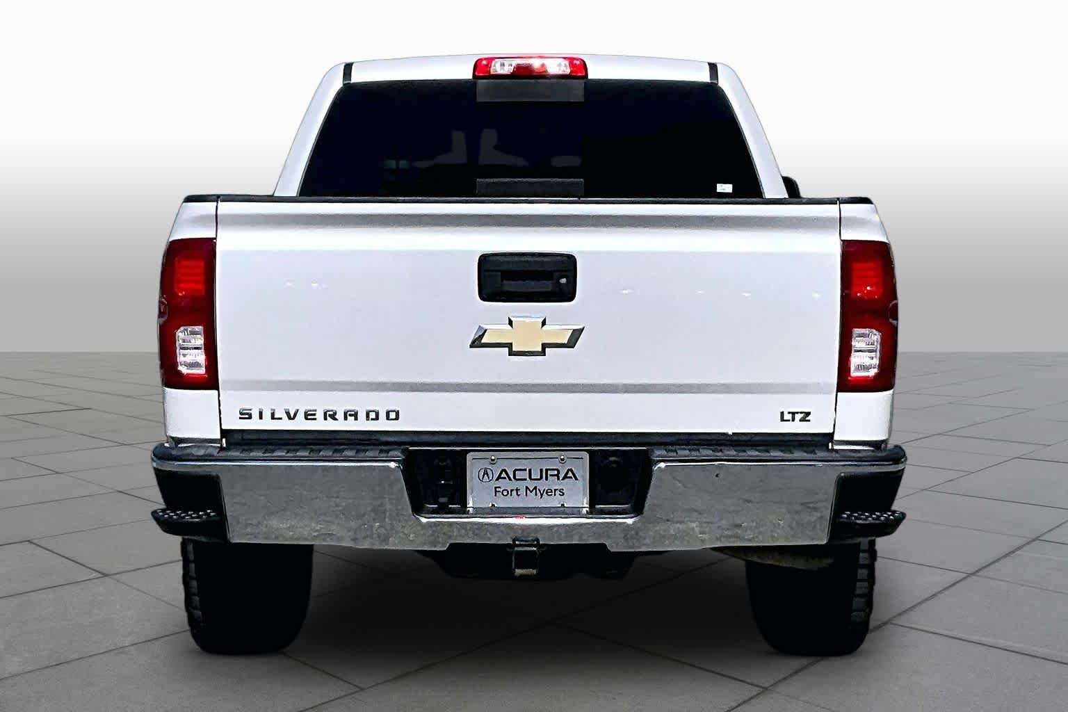Used 2018 Iridescent Pearl Tricoat Chevrolet LTZ image 5