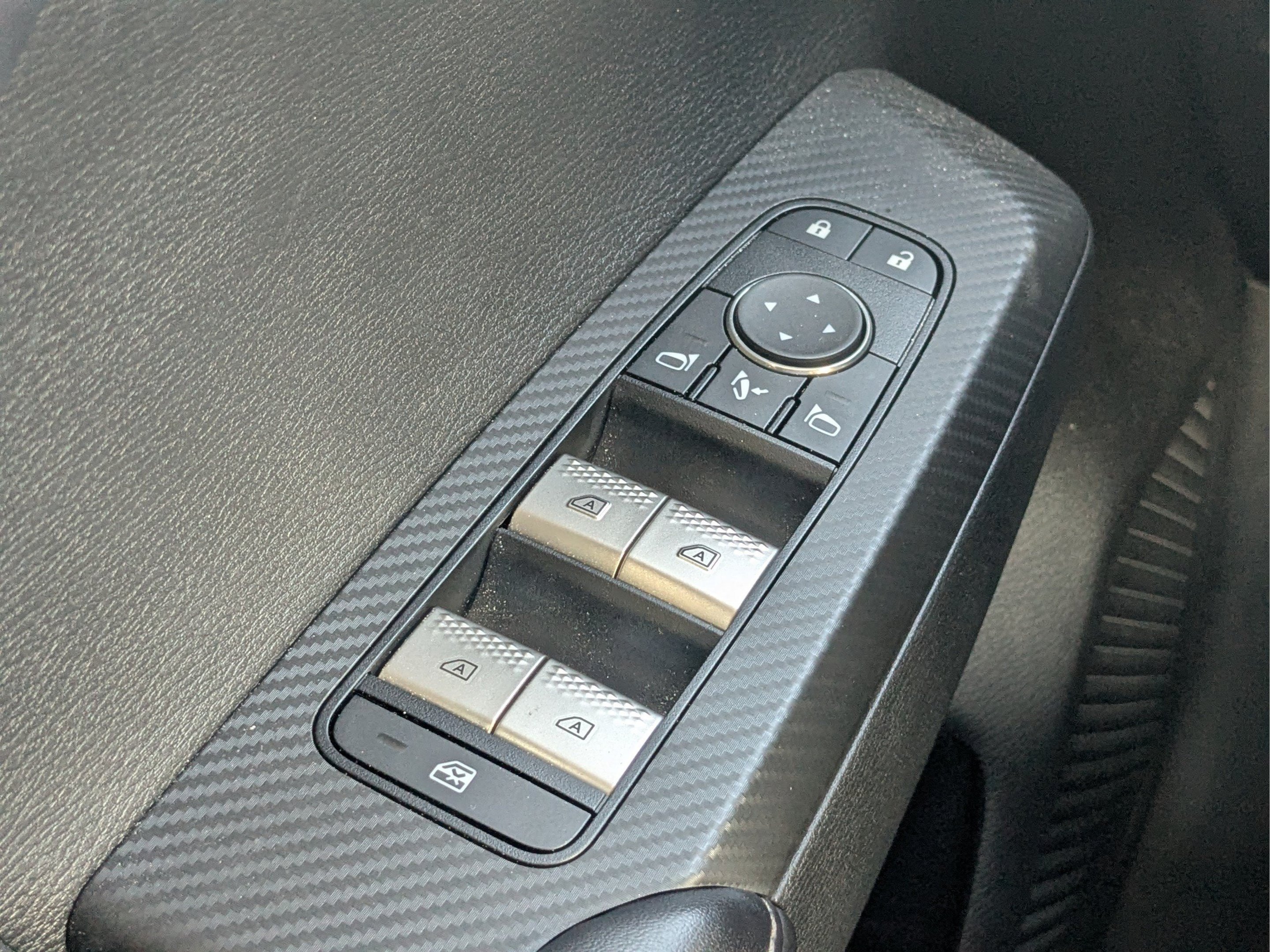 2025 Mitsubishi Outlander Plug-in Hybrid SE - Photo 26