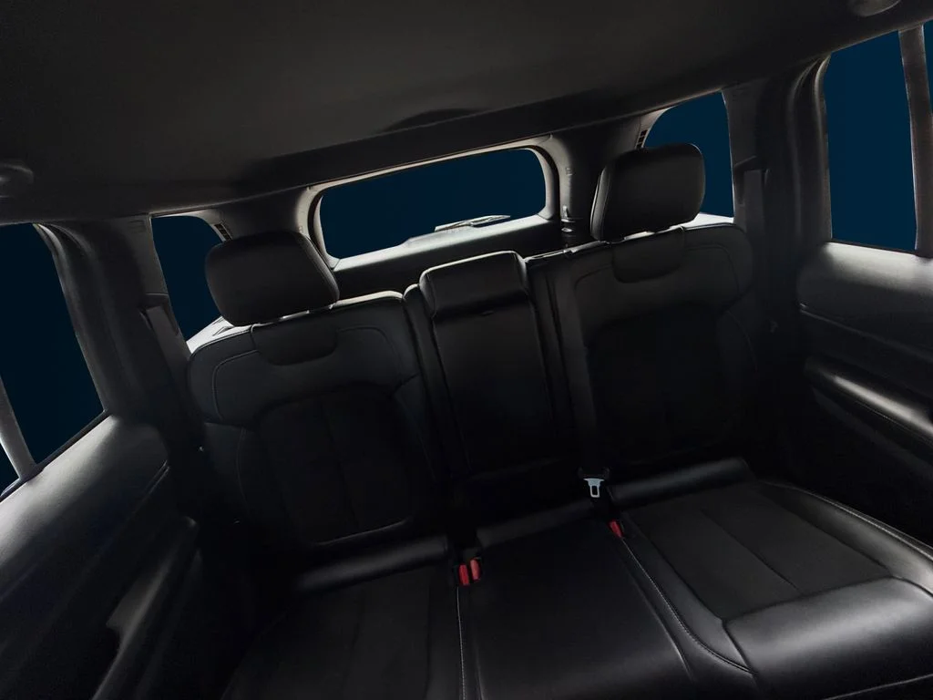 Used 2025 Black Jeep Altitude image 18