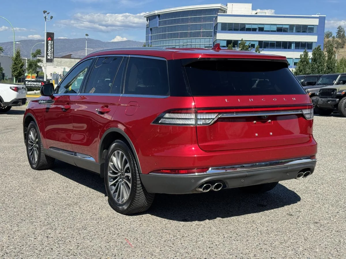 Used 2020 Red Lincoln Reserve Awd image 9