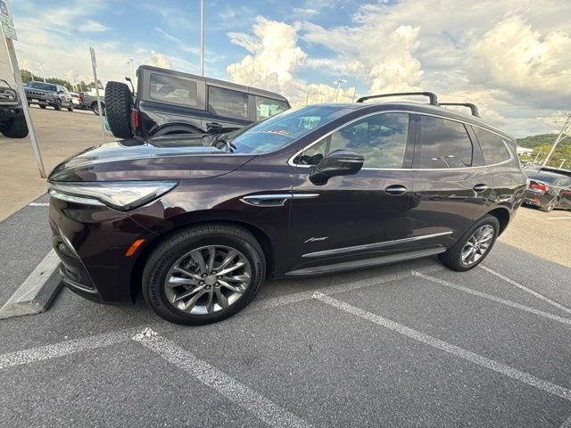 Used 2022 Red Buick Avenir image 11