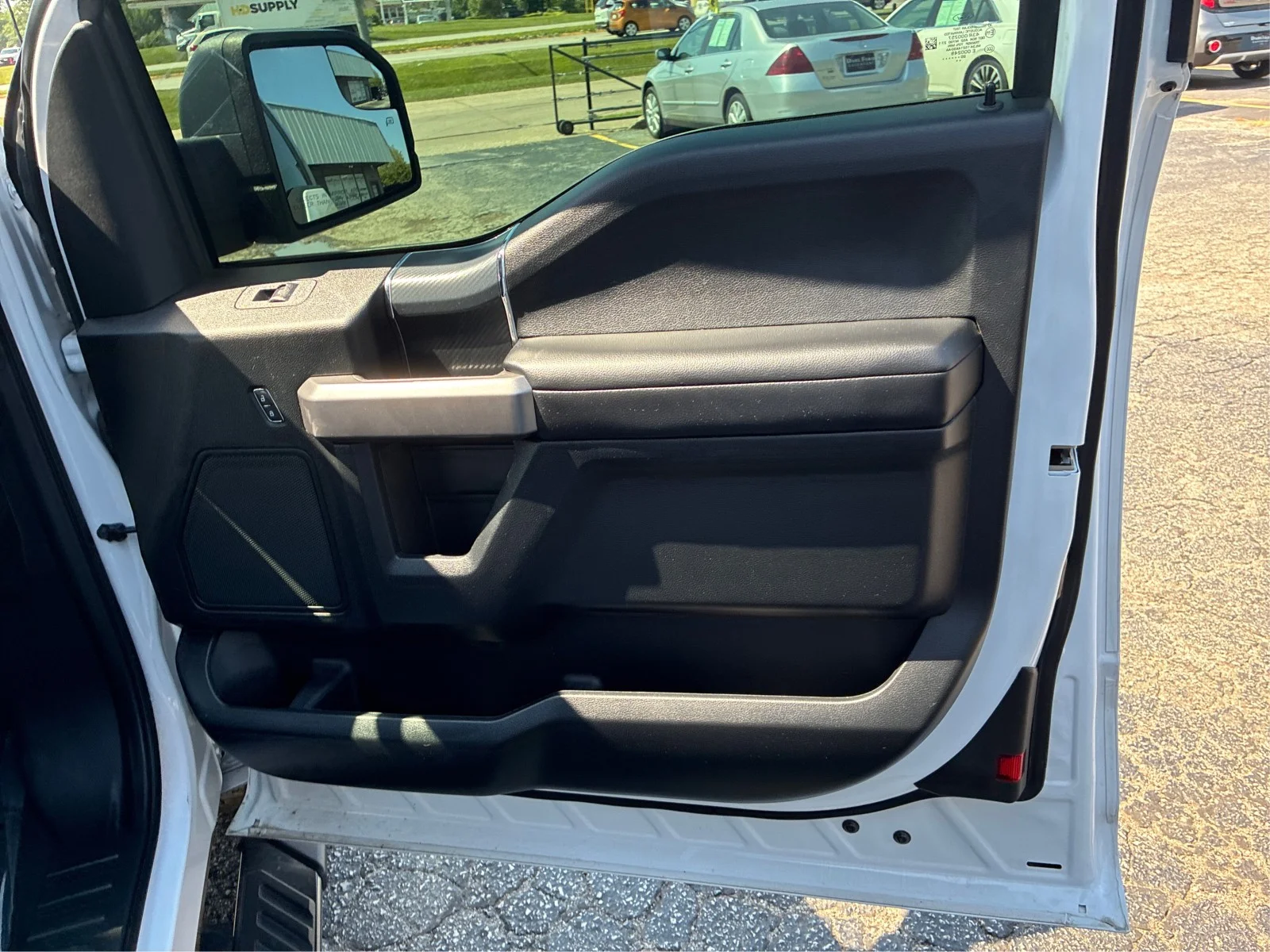 Used 2020 White Ford XLT image 19