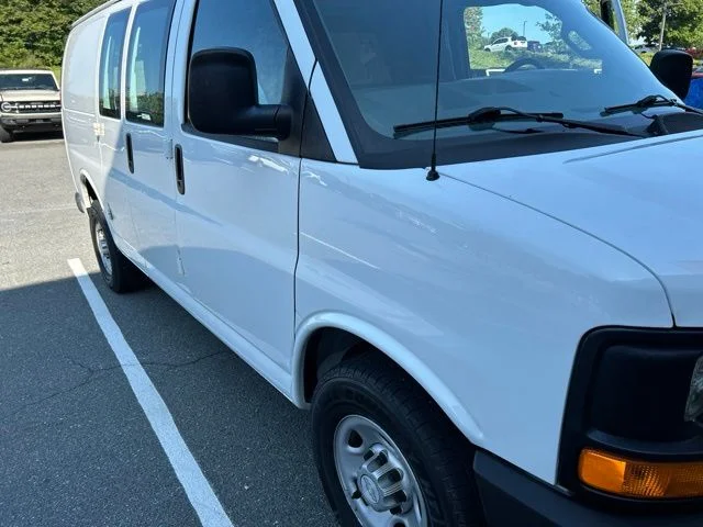 Used 2017 White Chevrolet Work Van image 7
