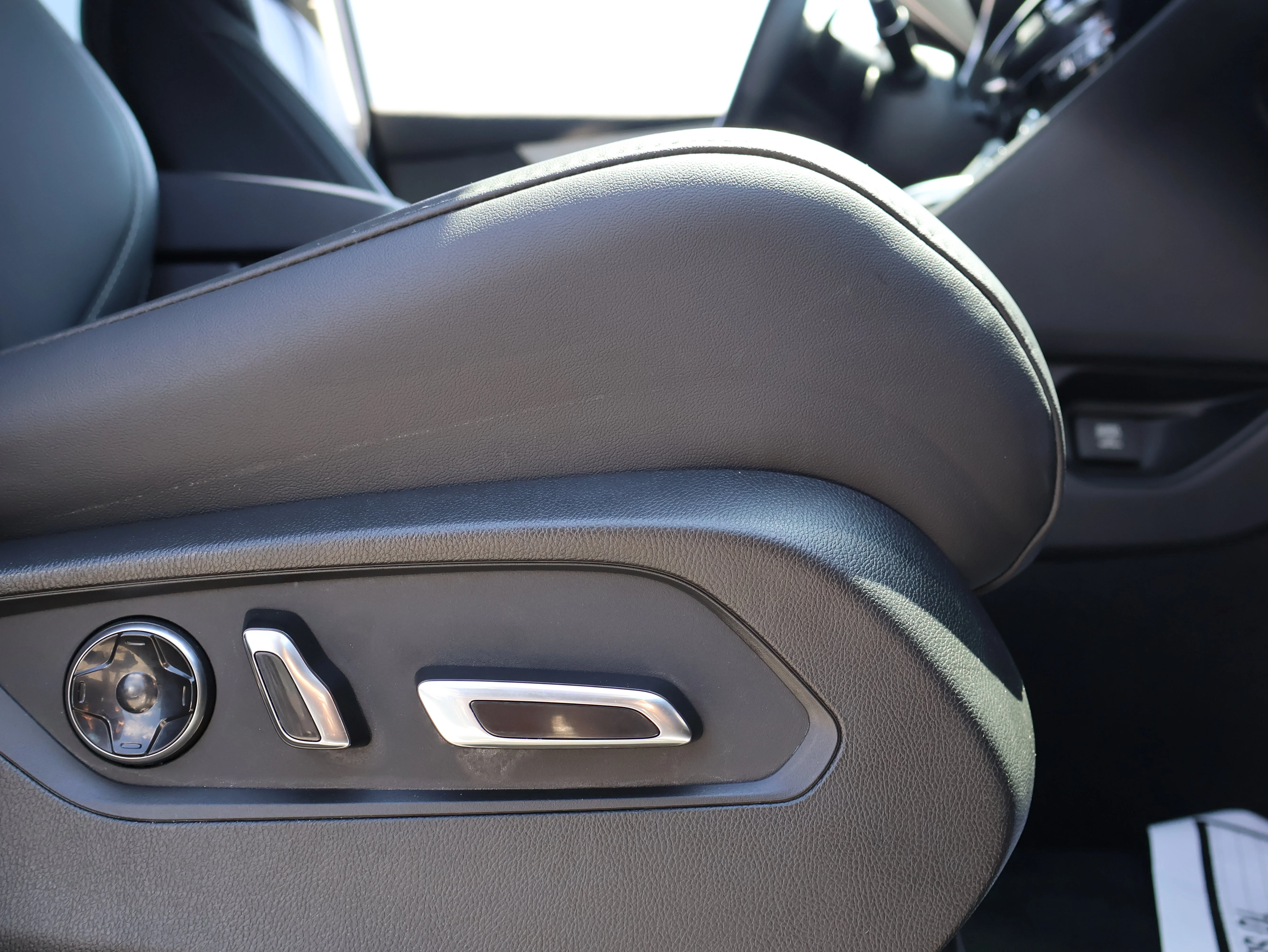 Used 2023 Liquid Carbon Metallic Acura w/Technology Package image 9