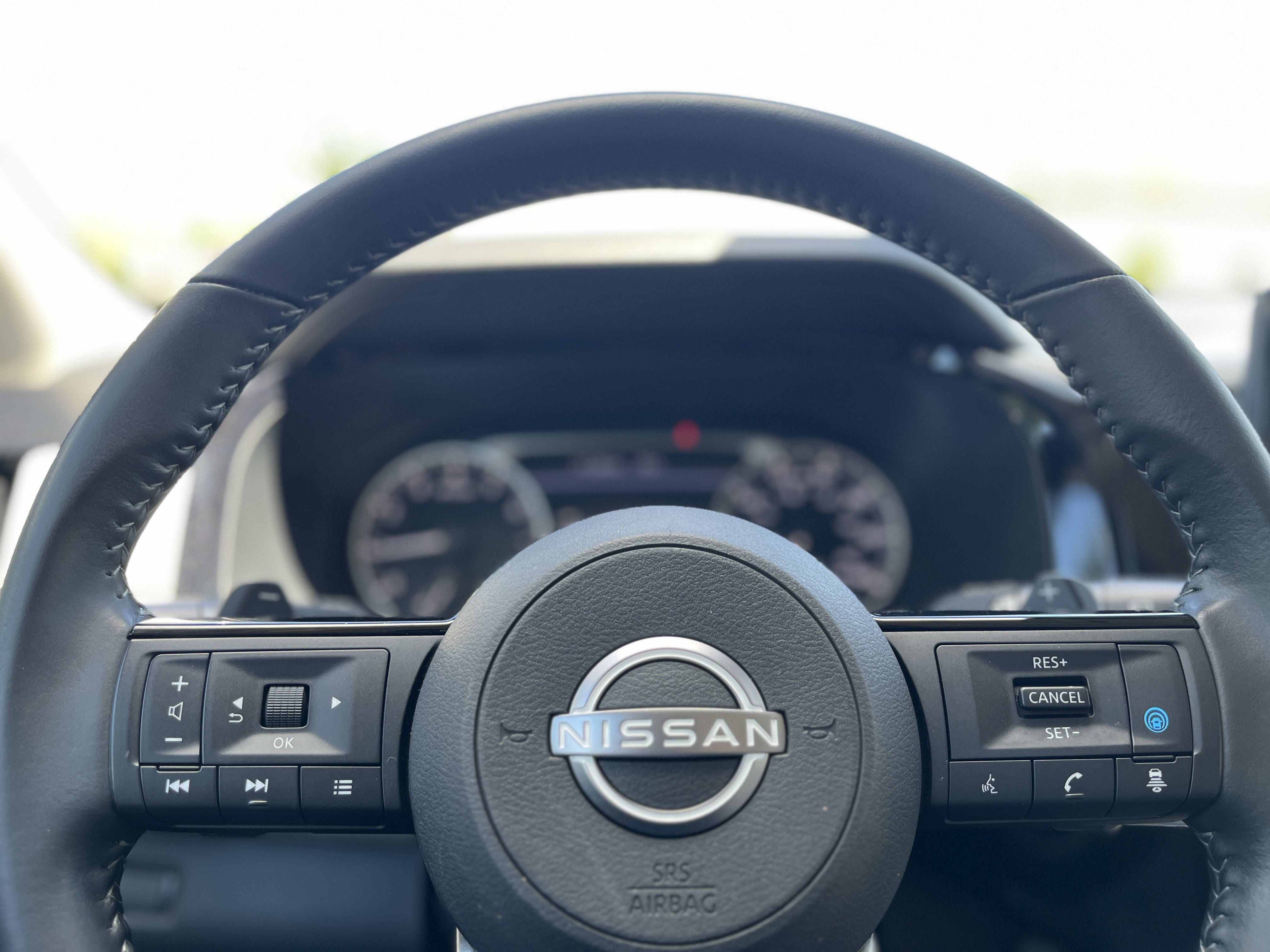 Used 2022 Super Black Nissan SV image 17