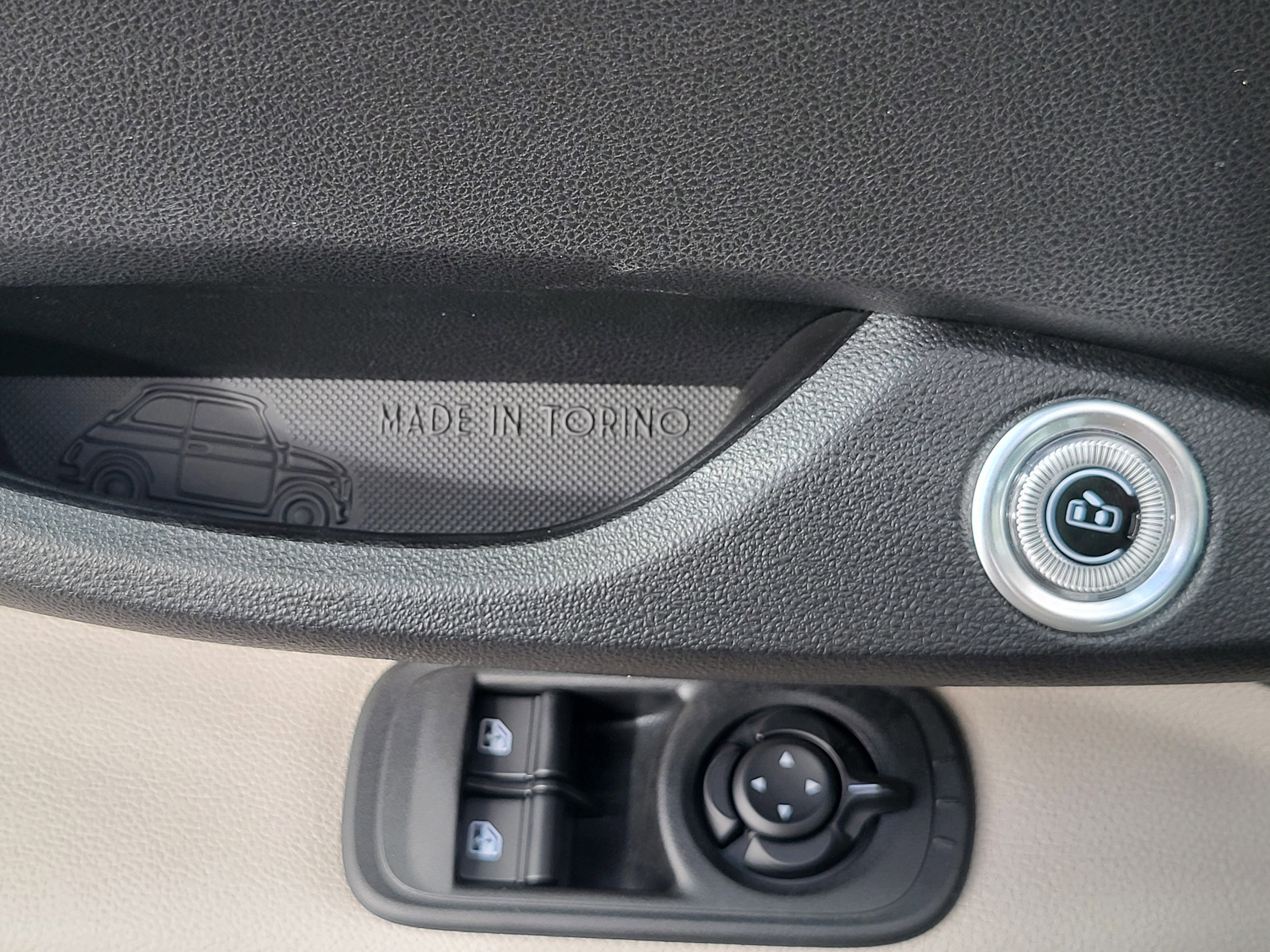 2025 FIAT 500e Base - Photo 30