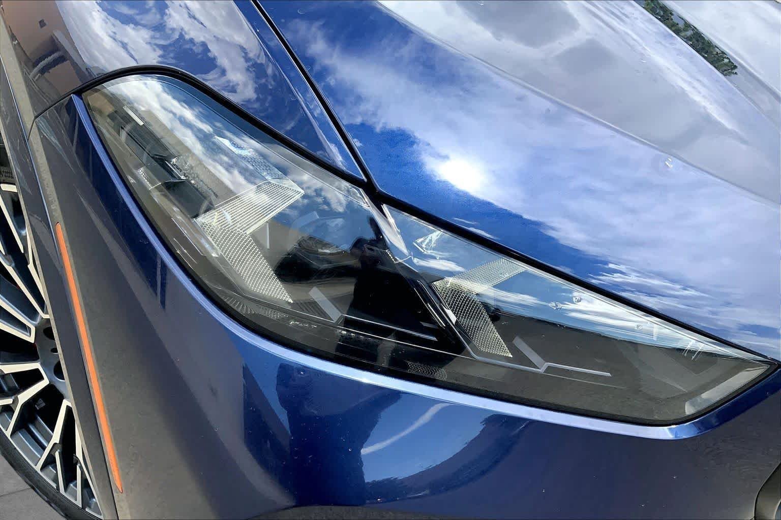 Used 2024 Tanzanite Blue II Metallic BMW xDrive40i image 27