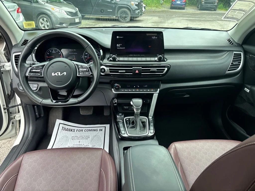 Used 2022 White Kia SX image 23