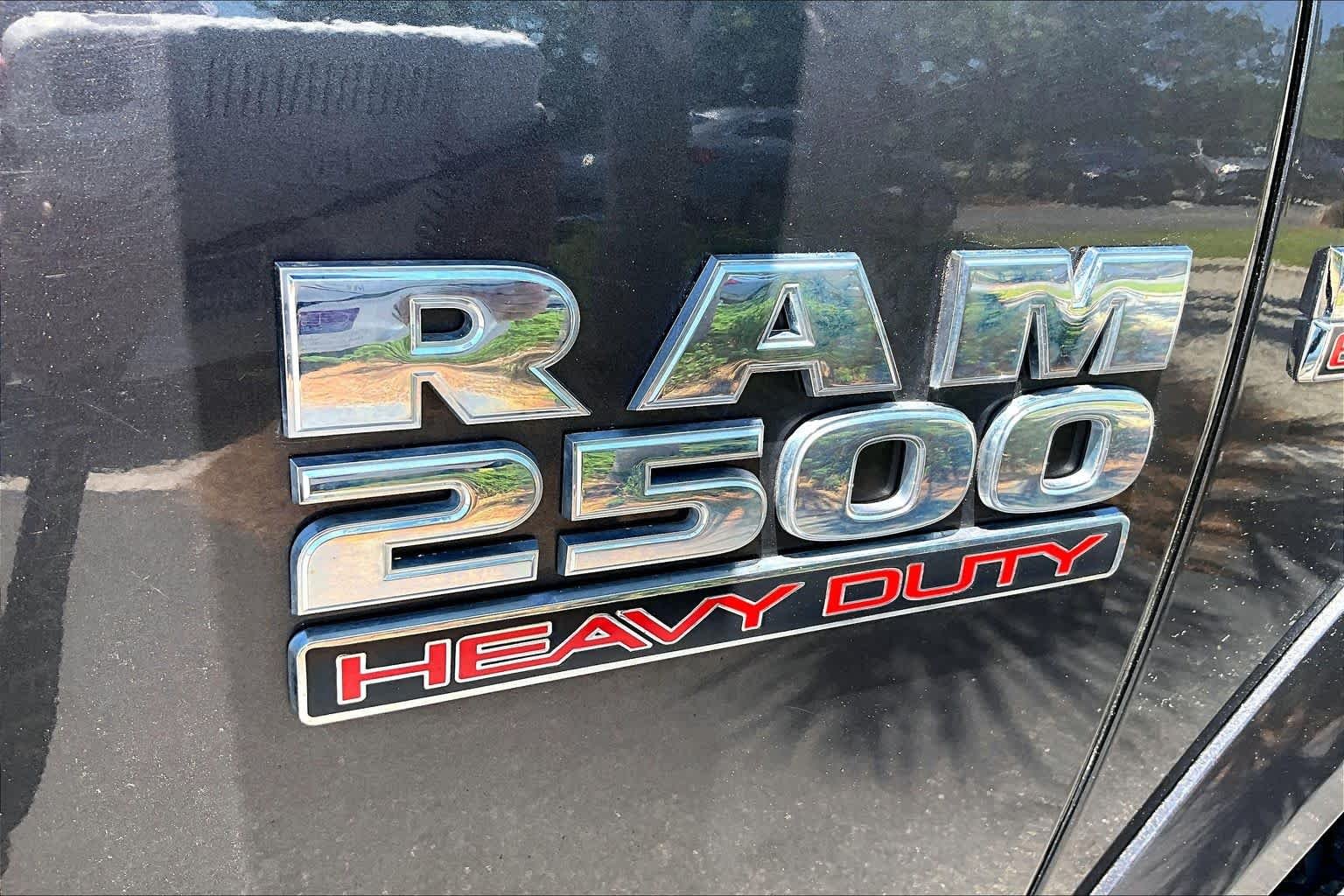 Used 2018 Granite Crystal Metallic Clearcoat Ram Laramie image 30