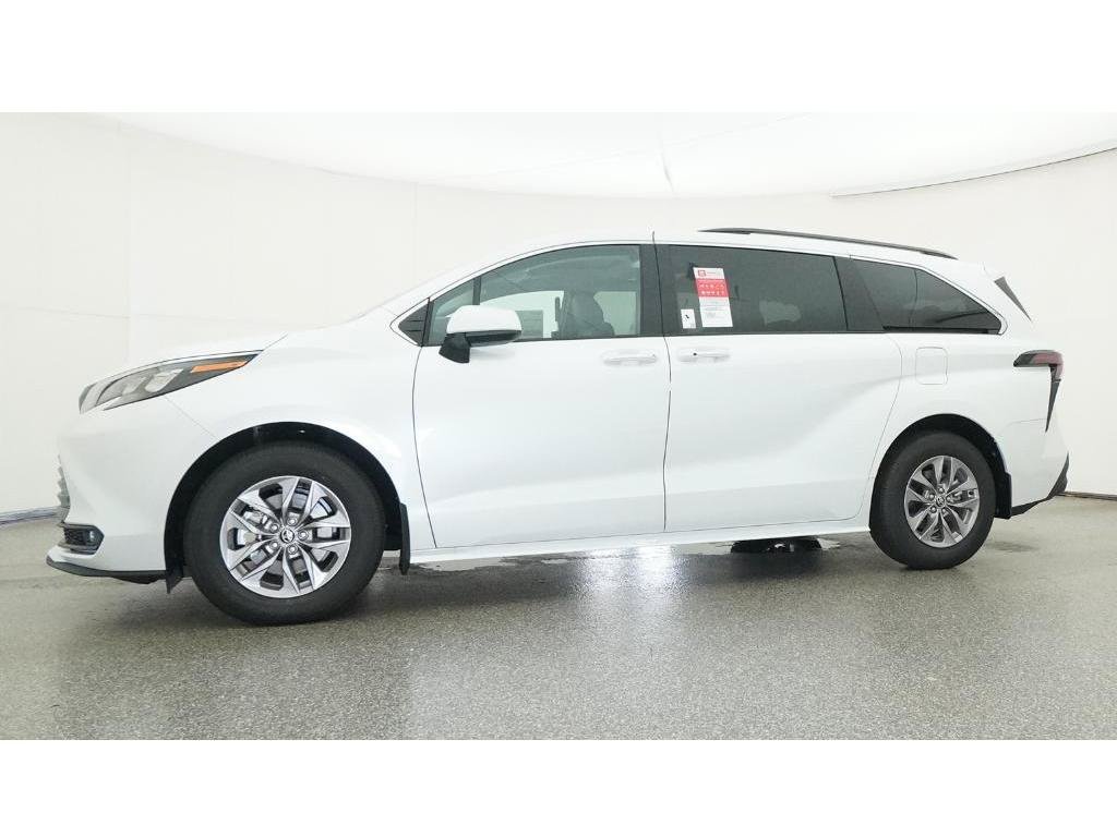 New 2026 Wind Chill Pearl Toyota XLE image 18
