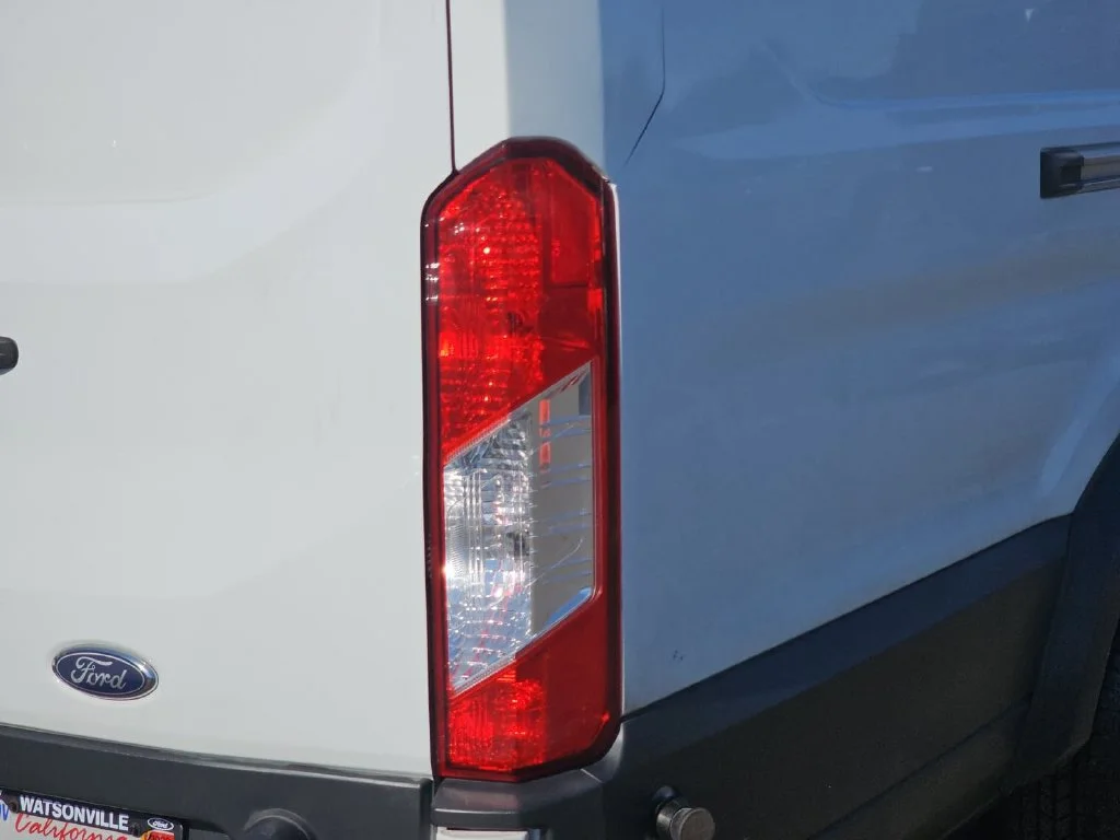 Used 2018 White Ford Base image 39
