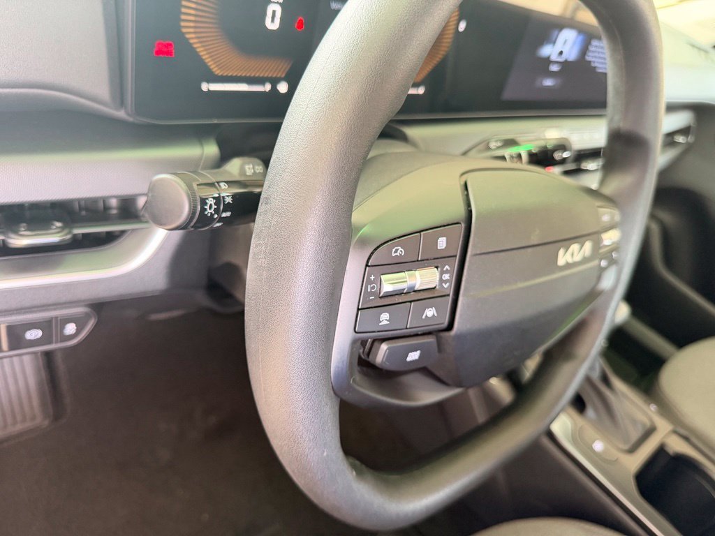 Used 2025 Blue Kia LXS image 18