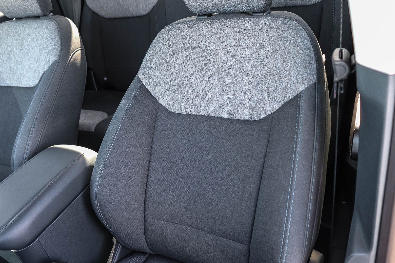 Used 2026 Oxford White Ford XLT image 26