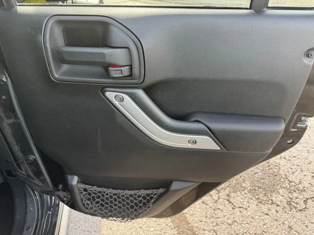 Used 2013 Black Jeep Unlimited Rubicon image 15