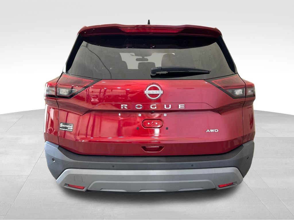 Used 2023 Red Nissan S image 4