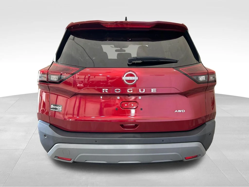 Used 2023 Red Nissan S image 4
