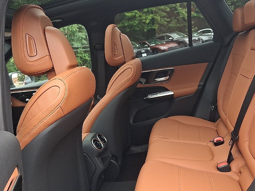 New 2027 Black Mercedes-Benz GLC 300 image 9
