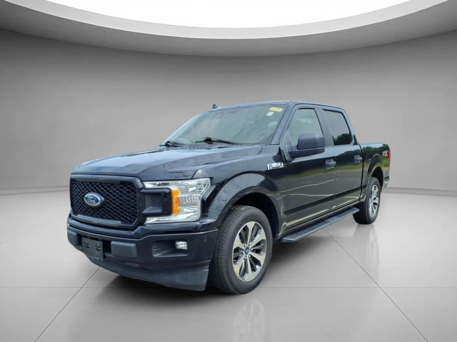Used 2020 Agate Black Metallic Ford XL image 1