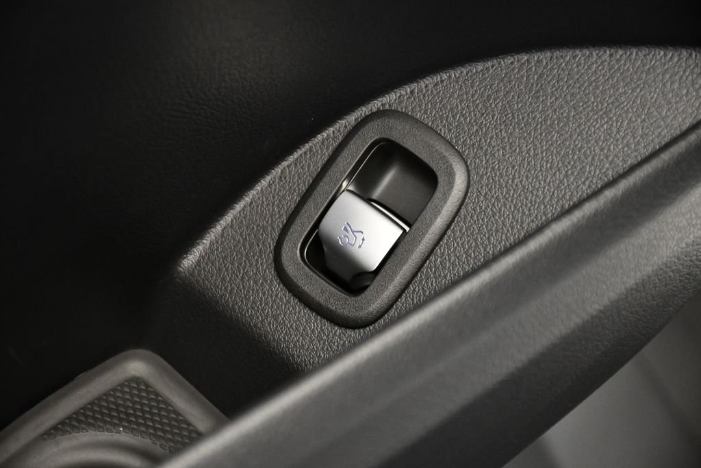 2025 Mercedes-Benz GLC Base - Photo 34