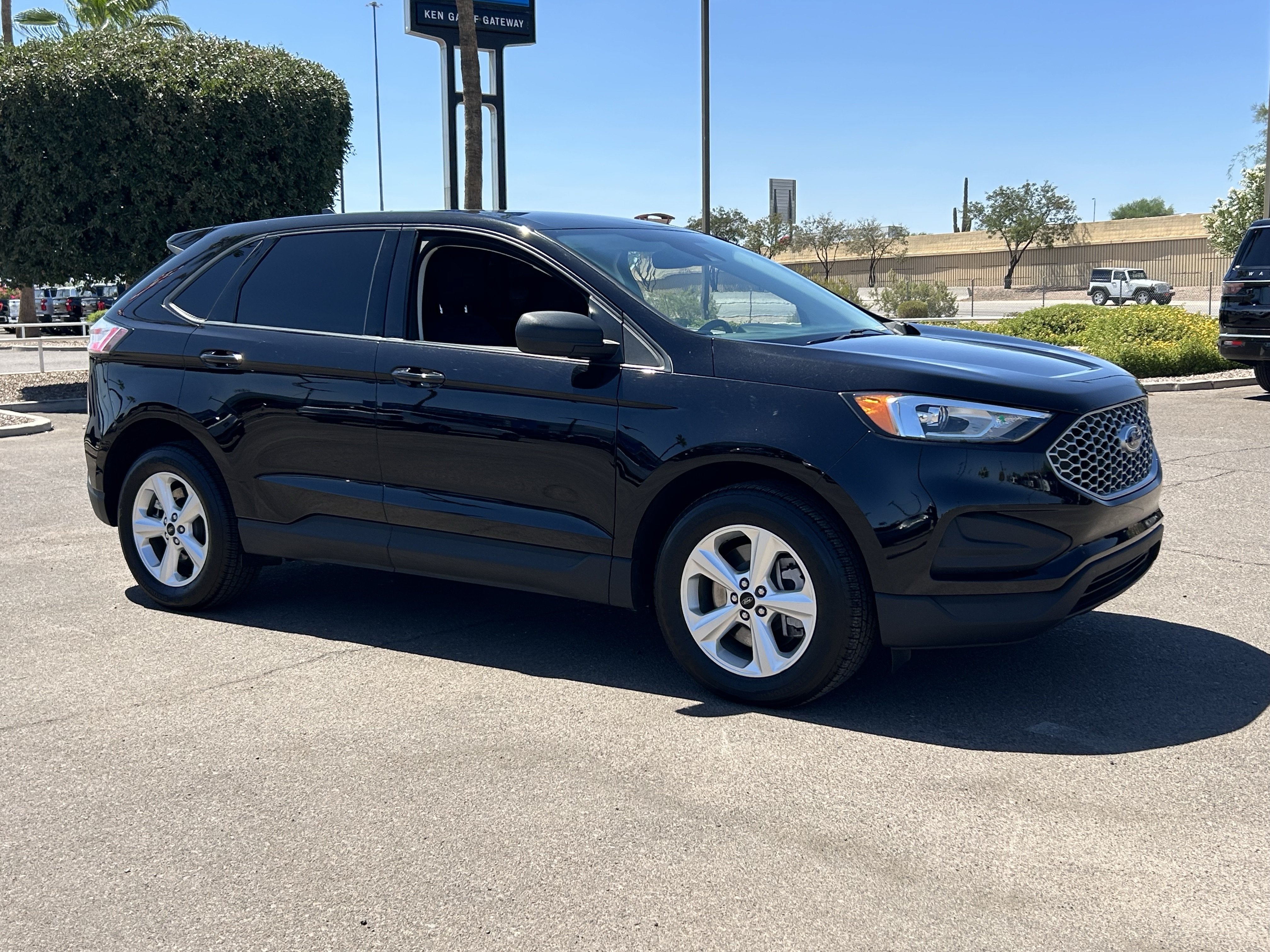 2023 Ford Edge SE - Photo 7