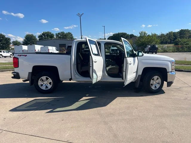 Used 2018 White Chevrolet LT image 10