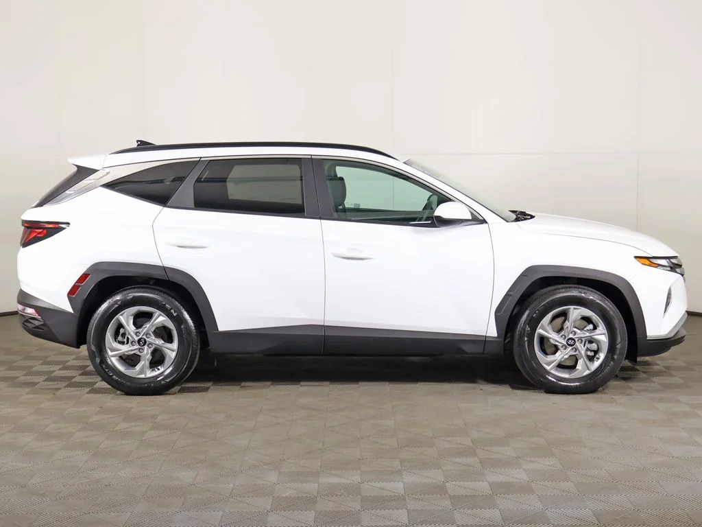 Used 2024 White Pearl Hyundai SEL image 18