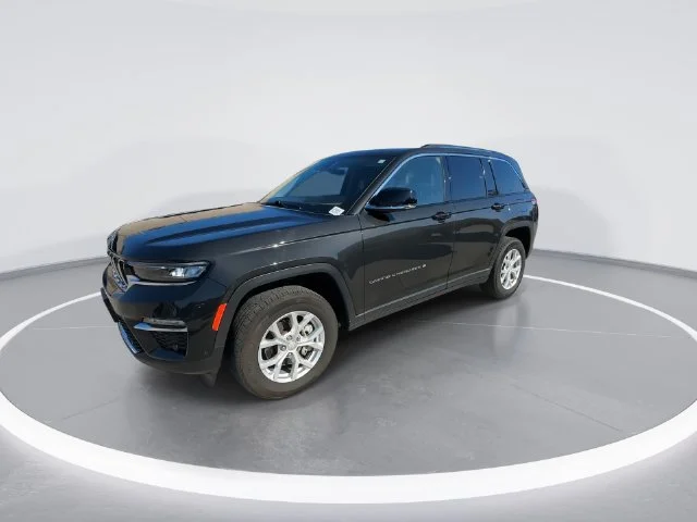 Used 2023 Brown Jeep Limited image 3