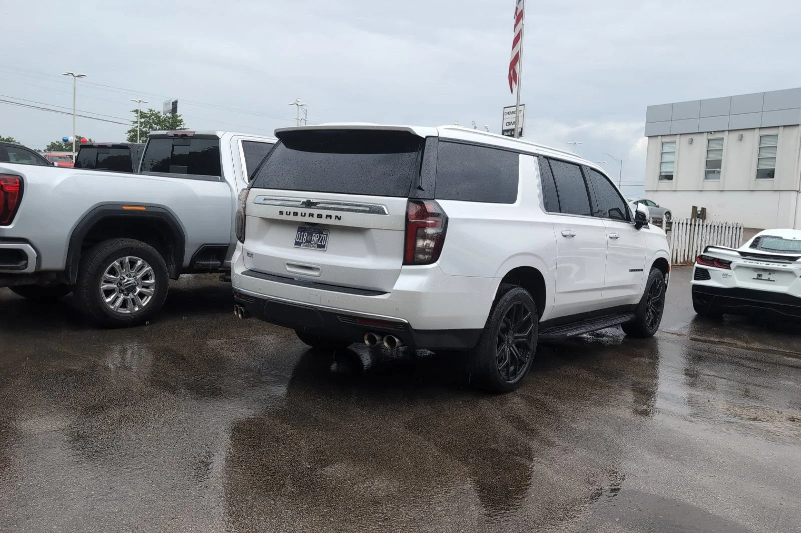 Used 2023 Iridescent Pearl Tricoat Chevrolet High Country image 5