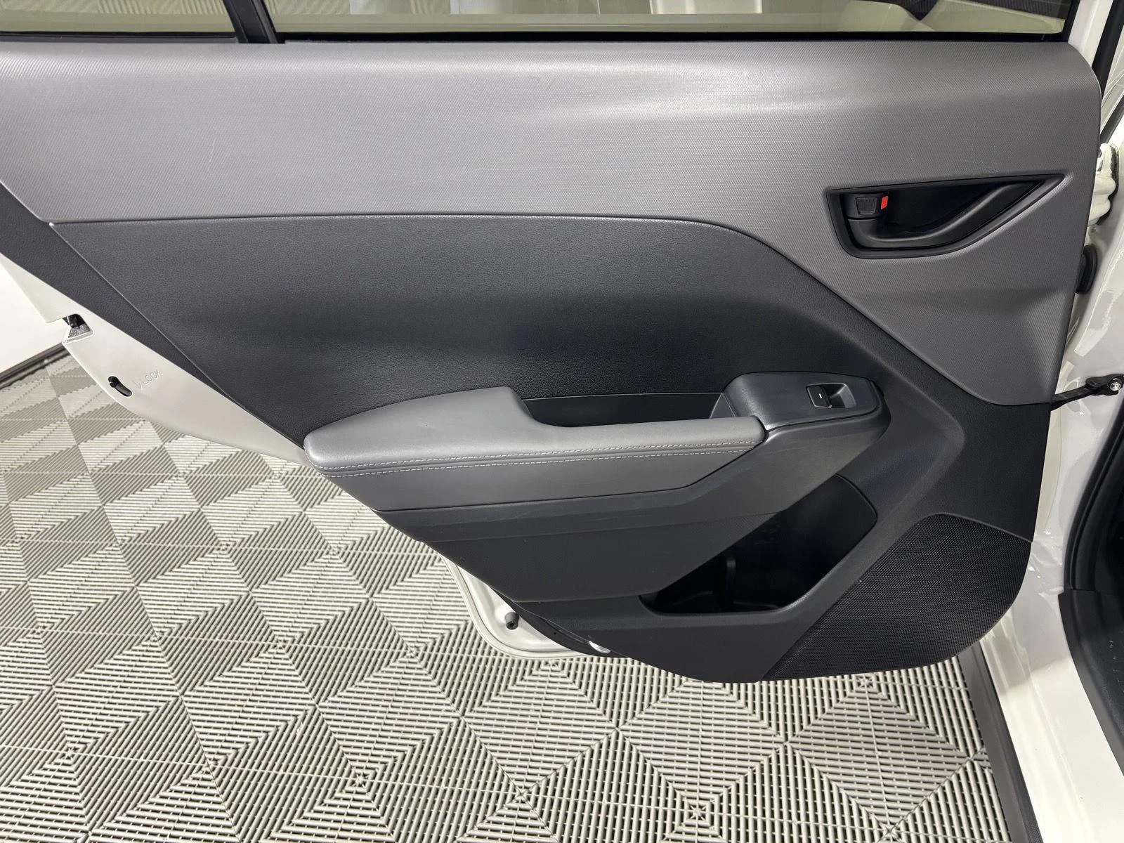 Used 2024 Crystal White Pearl Subaru Premium image 17